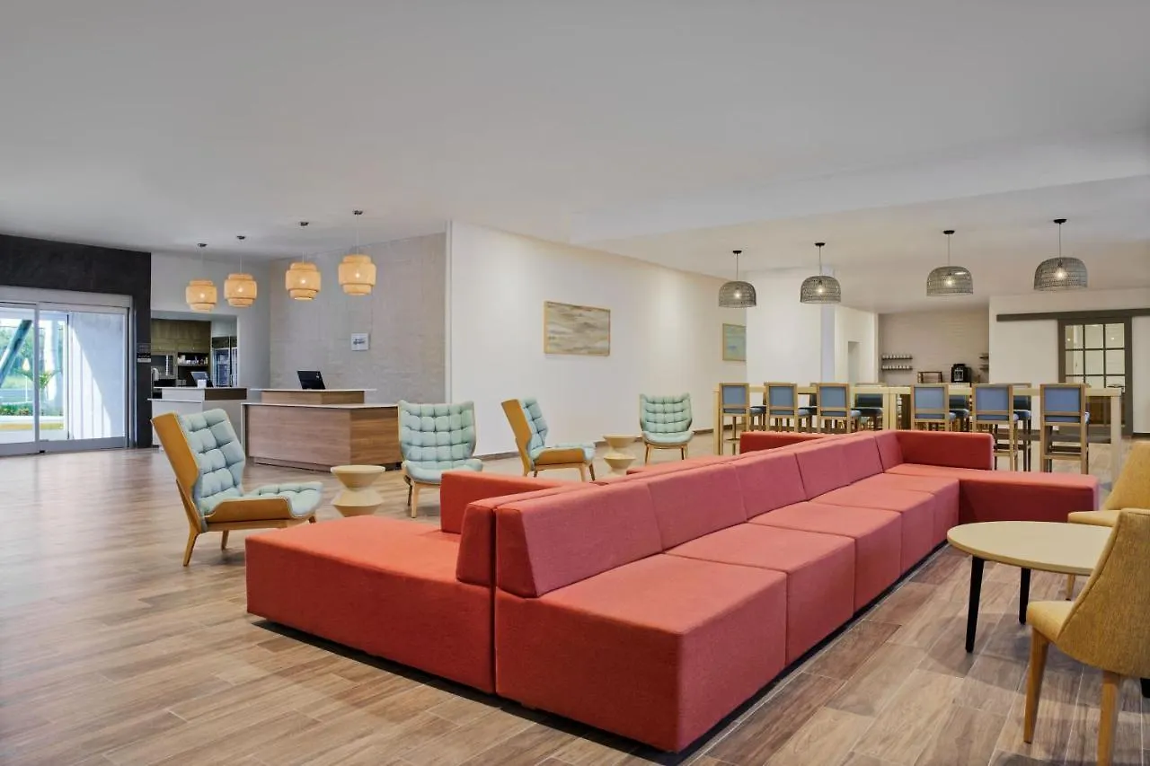 Residence Inn By Marriott بلايا ديل كارمن 3*,